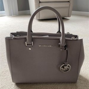 Michael kors gray purse